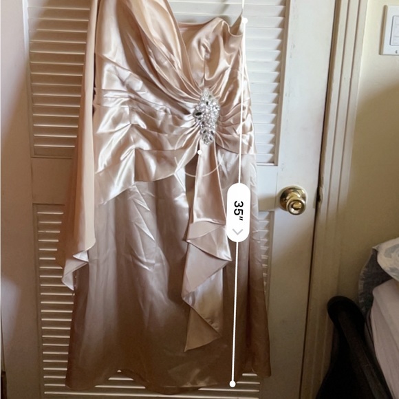 Mary’s Bridals Modern Maid Collection Dress with jacket and small purse - Picture 3 of 12